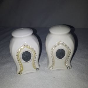E17: VINTAGE 2 PCS DECORATED PEPPER SHAKER